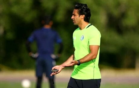 قیچی برگردان فرهاد مجیدی در تمرین امروز استقلال/ عکس