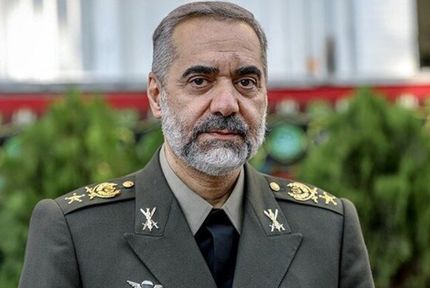 وزیر دفاع : خودروهای جنگی تولید داخل تحویل نیروهای مسلح می‌شود