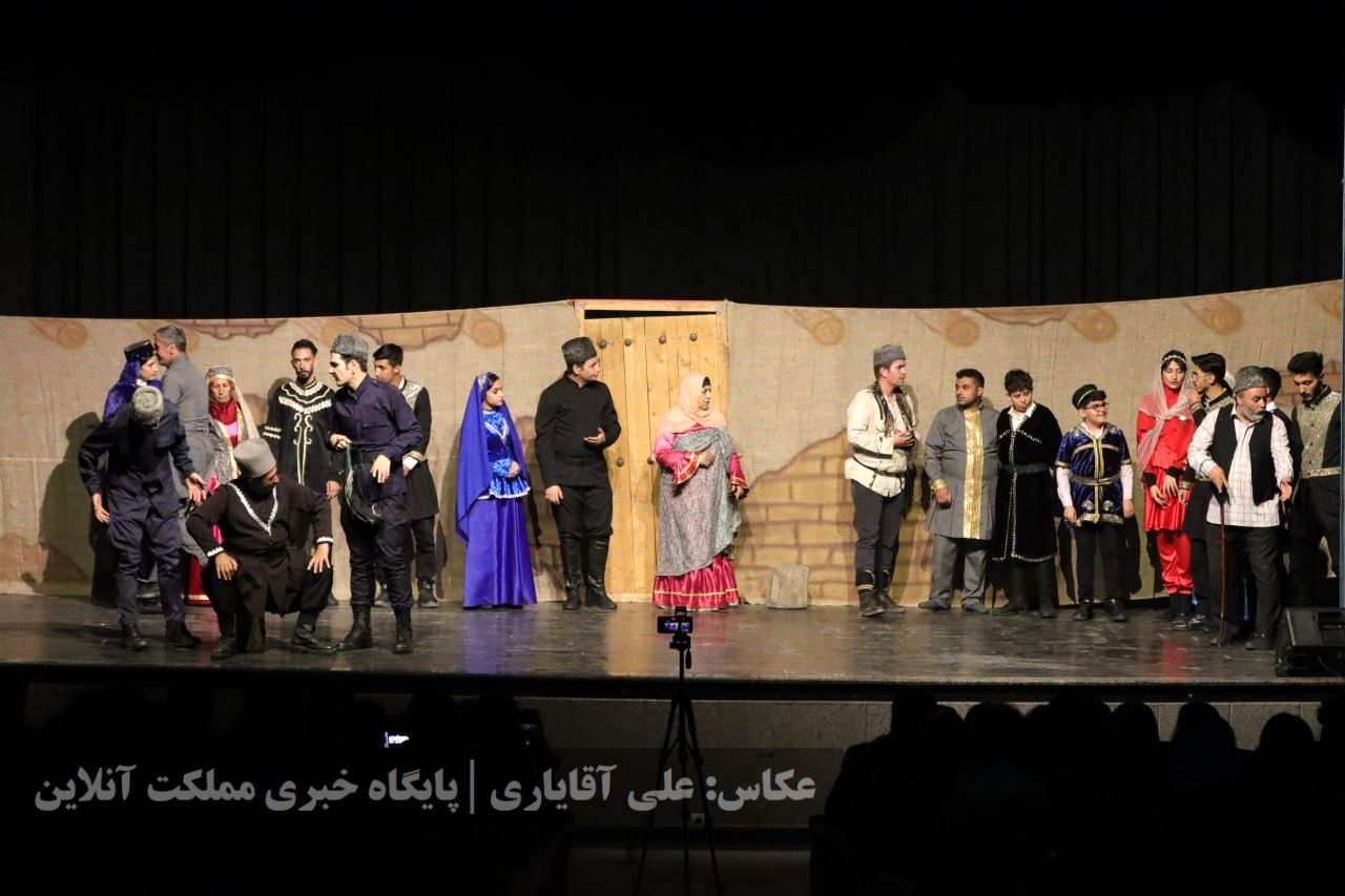نمایش طنز ترکی «قره پاپاق لوطوسو»