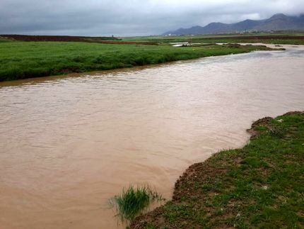 انسداد محور گیلانغرب به سومار بدلیل سیل