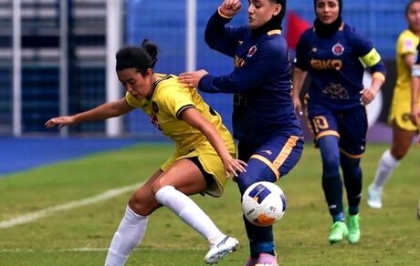 تیم فوتبال بانوان خاتون بم فقط چند دقیقه برای برد کم آورد