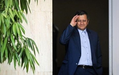 همتی افزایش نرخ سود بانکی را تکذیب کرد