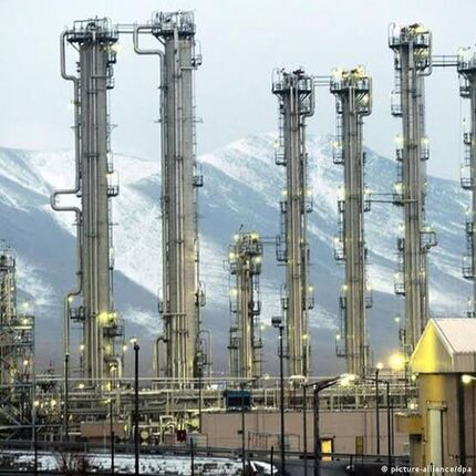 آسیب شدید حملات دشمن به آب سنگین خنداب
