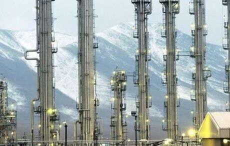 آسیب شدید حملات دشمن به آب سنگین خنداب
