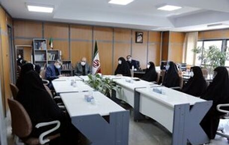 خانواده در شرایط کنونی بیش از هر زمان دیگر مورد حمله دشمنان ملت قرار گرفته است