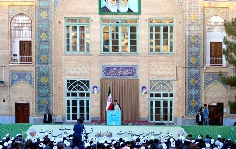 حوزه علمیه قم پرچم کارآمدی دین در زندگی اجتماعی انسان معاصر را برافراشت