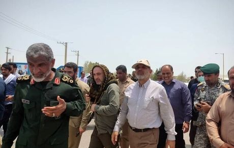  وزیر کشور: اتصال آب و برق مناطق زلزله زده هرمزگان در حال انجام است