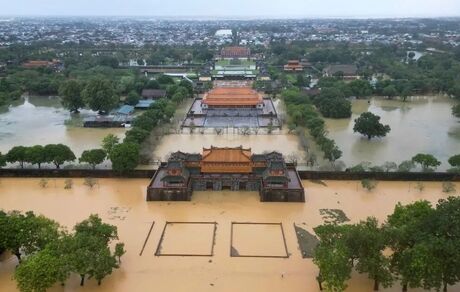 سیل بی‌سابقه در ویتنام جان ۱۰ تن را گرفت