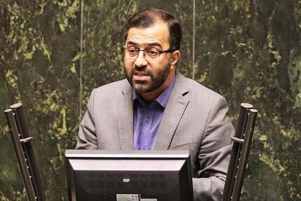 سازمان اداری و استخدامی کشور برنامه‌ای جهت تبدیل وضعیت کارکنان و تعیین تکلیف شرکت‌های طرف قرارداد دولت تهیه کند