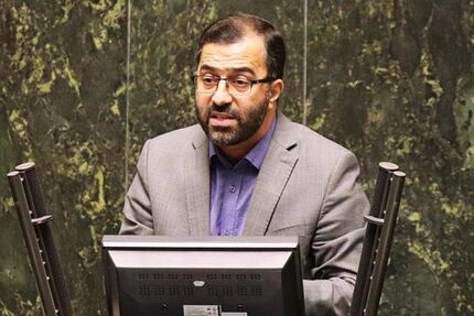 سازمان اداری و استخدامی کشور برنامه‌ای جهت تبدیل وضعیت کارکنان و تعیین تکلیف شرکت‌های طرف قرارداد دولت تهیه کند