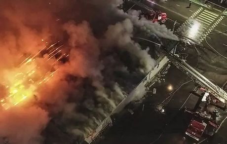 ۲۰ کشته و زخمی در آتش سوزی رستورانی در روسیه