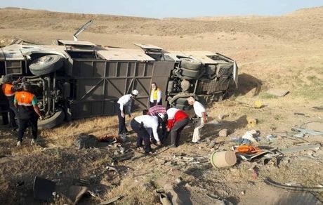 ۱۳ مصدوم در واژگونی مینی‌بوس در محور سوادکوه