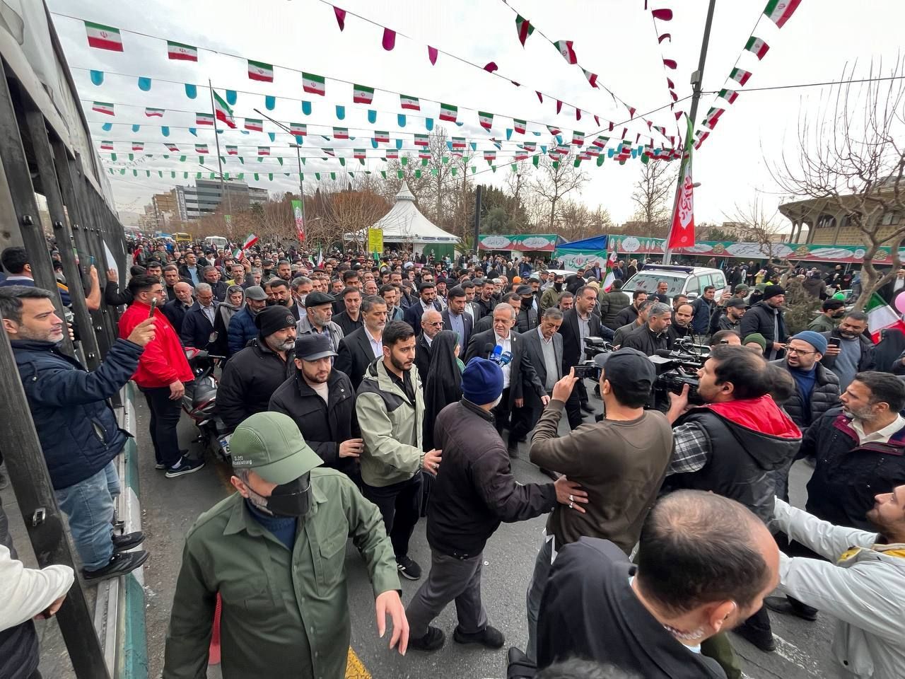 حضور آحاد مردم در راهپیمایی ۲۲ بهمن | تصاویر