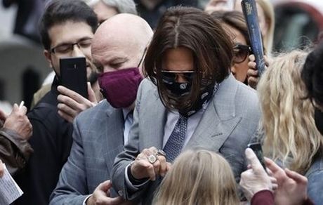 وکیل «سان»: جانی‌ دپ، معتادی ناامید است!