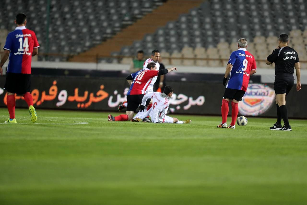 دیدار دوستانه منتخب ۹۸ و سرخابی‌ها 