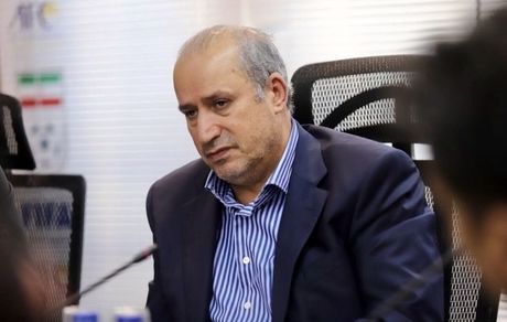 تاج: چمن ورزشگاه آزادی باید تعویض شود