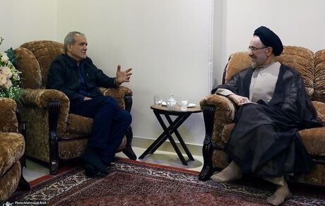 خاتمی و پزشکیان دیدار کردند