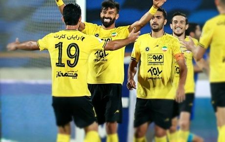 سپاهان، گل‌گهر امیر قلعه‌نوعی را به آتش کشید و صدرنشین شد