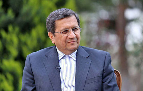 همتی: بانک‌ها به قوانین مبارزه با پولشویی پایبند باشند 