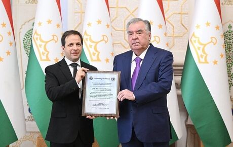 رئیس جمهور تاجیکستان، جایزه دانشگاه صلح سازمان ملل را دریافت کرد