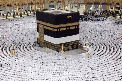 عربستان در تصمیمی یکباره، سفر حج را برای این گروه ممنوع کرد