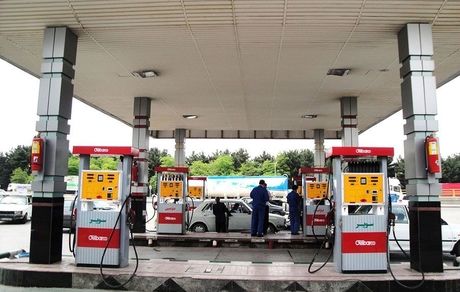 راه‌اندازی پمپ بنزین‌های سیار در مرز مهران