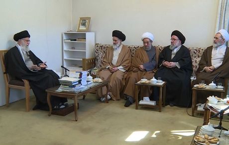 رهبر انقلاب: صیانت از شور انقلابی و طلاب جوان یک ضرورت است