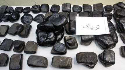 کشف نزدیک به یک کیلو تریاک از جعبه تخته نرد در فرودگاه