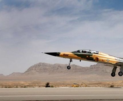 یک فروند جنگنده در اصفهان سقوط کرد