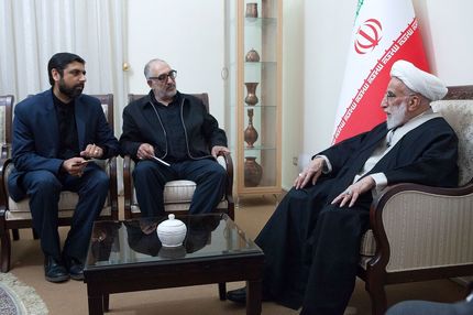 آیت الله جنتی: ایستادگی مقابل مستکبران شهادت و جانبازی هم دارد 