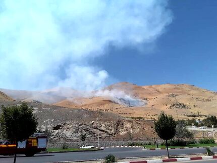 آتش سوزی گسترده در دامنه‌های کوهستانی آبیدر شهر سنندج