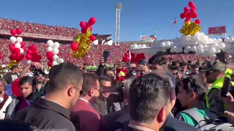 جشن قهرمانی باشکوه ولی نیمه تمام تیم فوتبال تراکتور