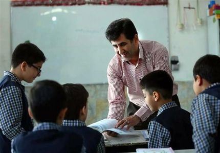 کشور ۷۰ هزار معلم کمبود دارد