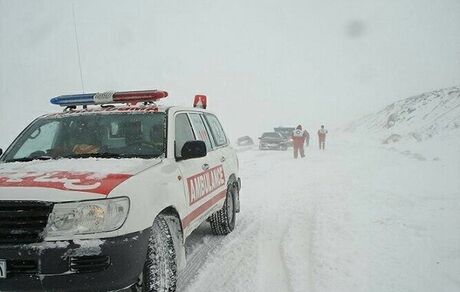 امدادرسانی نیروهای هلال احمر به ۴۶۰۰ حادثه دیده در برف و کولاک