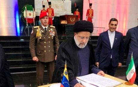 رئیس جمهور در مقبره رهبر انقلاب‌های آزادیبخش آمریکای لاتین حضور یافت