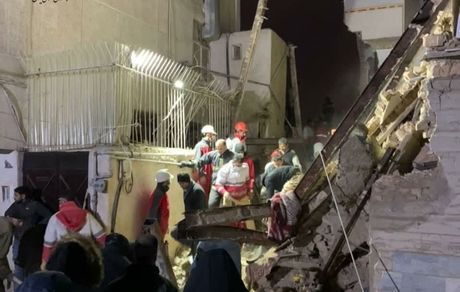 در حادثه ریزش ساختمان در رباط کریم ۱۸ کشته و مجروح شدند