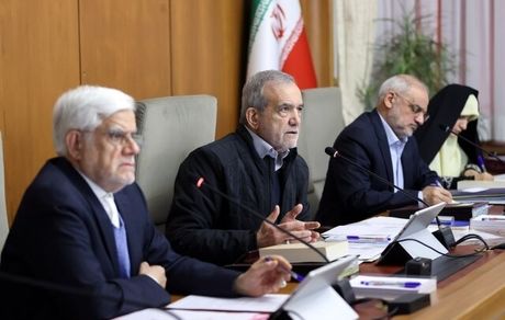 رئیس جمهور: ادارات دولتی به پنل‌های خورشیدی مجهز می‌شوند