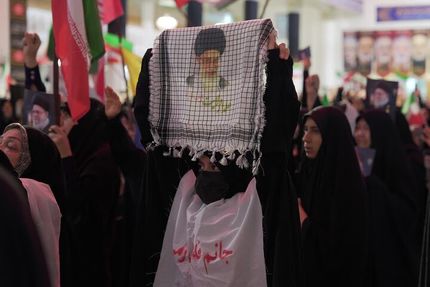 راهپیمایی دختران جان فدای ایران  در تهران برگزار شد