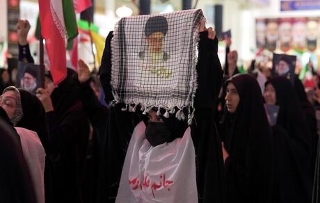 راهپیمایی دختران جان فدای ایران  در تهران برگزار شد