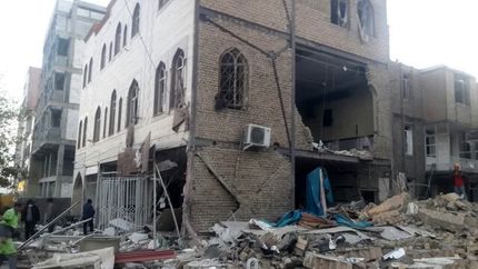 انفجار شدید در همدان بدلیل نشت گاز در حسینیه ارشاد / ۴۲ ساختمان خسارت دیدند