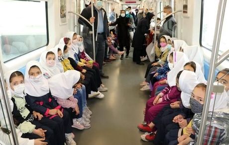 اتوبوس و مترو برای دانش‌آموزان و دانشجویان در مهرماه رایگان شد