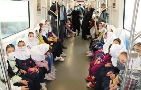 اتوبوس و مترو برای دانش‌آموزان و دانشجویان در مهرماه رایگان شد