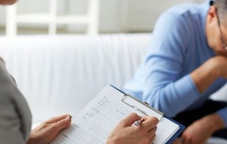 خدمات "لوکس" مشاوره برای "متمکن‌ها" / چرا خدمات روانشناسی بیمه نمی‌شود؟