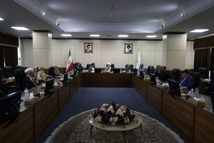 تاکید مجمع تشخیص بر کاهش کسری صندوق‌های بازنشستگی و اصلاح سن بازنشستگی