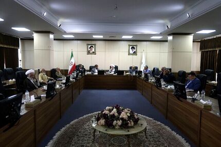 تاکید مجمع تشخیص بر کاهش کسری صندوق‌های بازنشستگی و اصلاح سن بازنشستگی