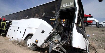 ۱۷ مصدوم در واژگونی اتوبوس در بندرعباس