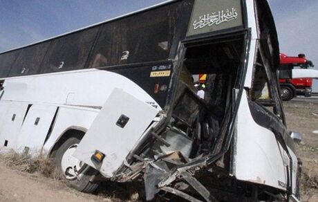 ۱۷ مصدوم در واژگونی اتوبوس در بندرعباس
