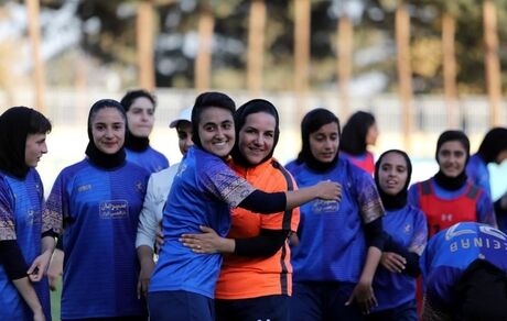 لیگ برتر فوتبال بانوان: باخت بدهنگام شهرداری سیرجان / ادامه یکه‌تازی خاتون بم و سپاهان