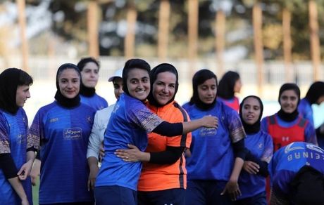 لیگ برتر فوتبال بانوان: باخت بدهنگام شهرداری سیرجان / ادامه یکه‌تازی خاتون بم و سپاهان