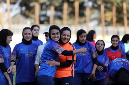 لیگ برتر فوتبال بانوان: باخت بدهنگام شهرداری سیرجان / ادامه یکه‌تازی خاتون بم و سپاهان
